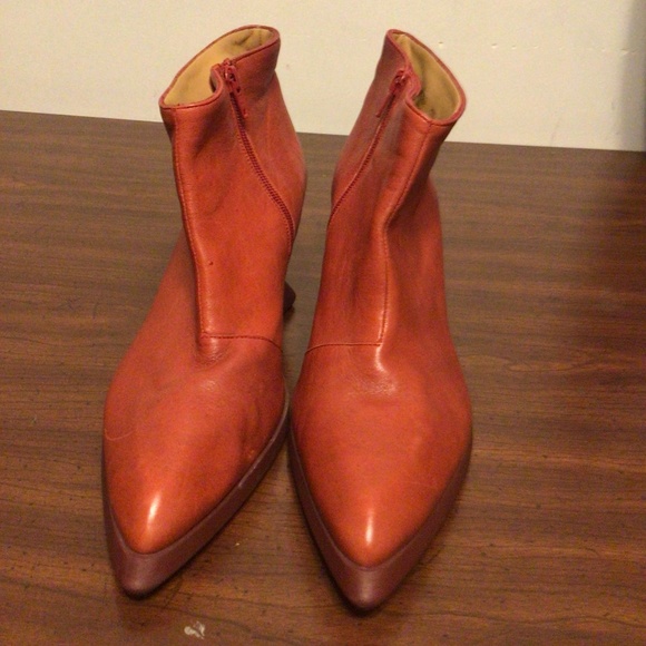 JOHN FLUEVOG RED LEATHER ANKLE BOOT SZ 10 - Picture 1 of 14